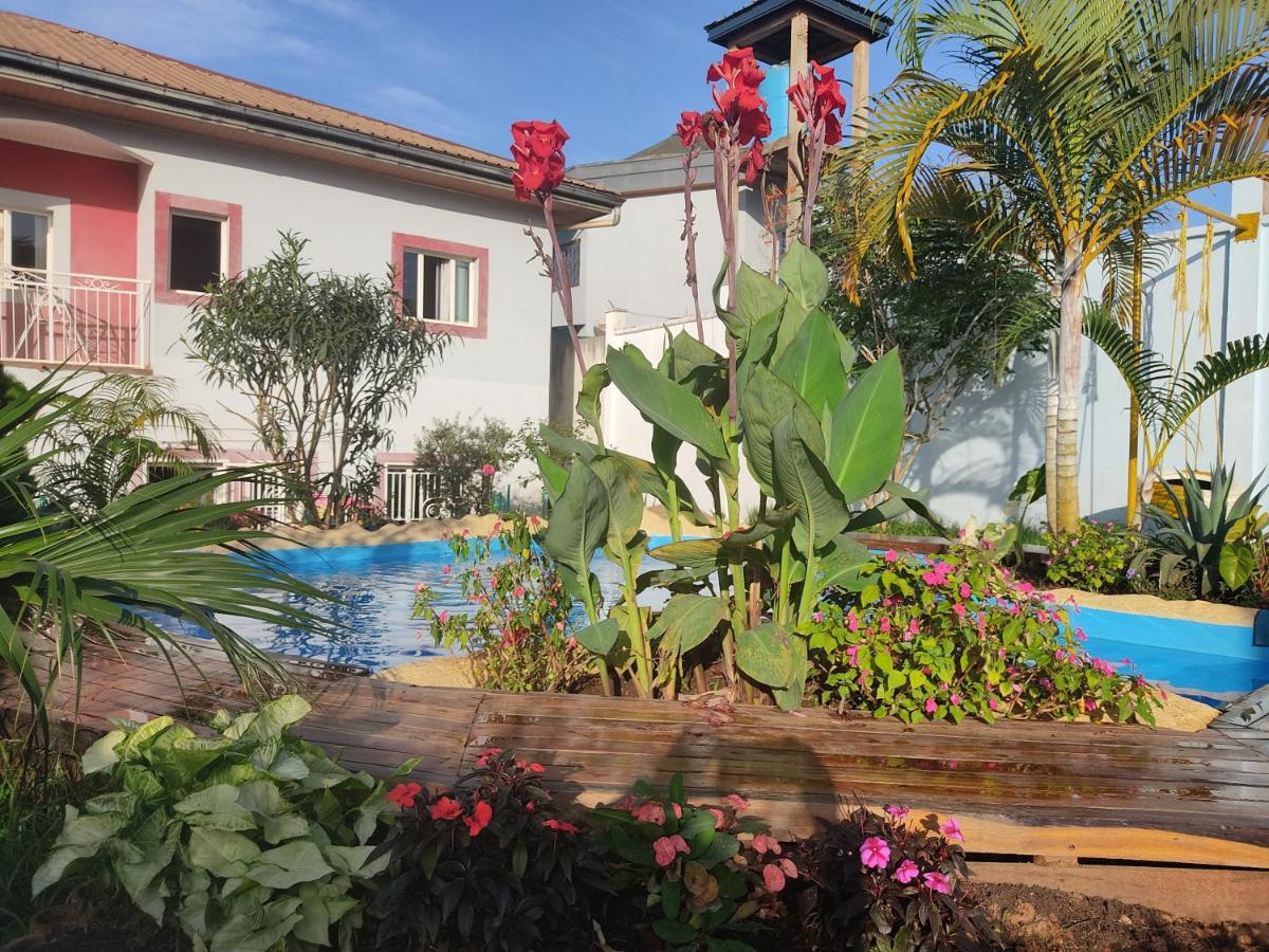 Residence Jardin Tropical ยาอุนเด ภายนอก รูปภาพ