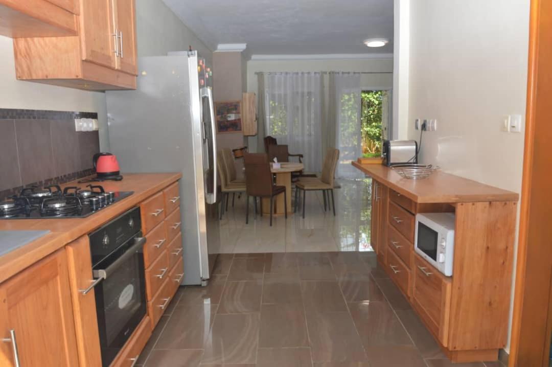 Residence Jardin Tropical ยาอุนเด ภายนอก รูปภาพ